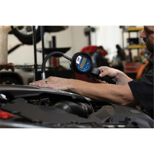 D&eacute;bitm&egrave;tre &eacute;lectronique de lubrifiant avec rallonge flexible &agrave; 90° Industrial Sales