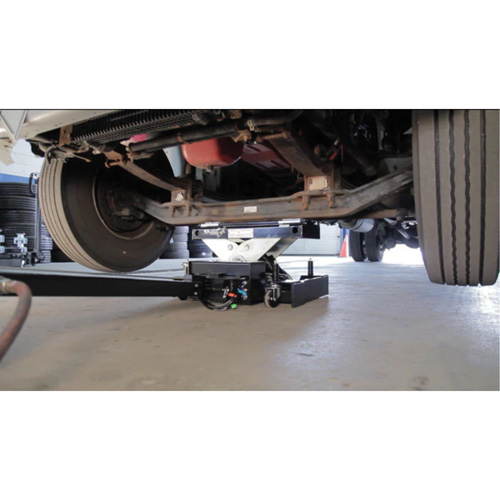 Cric de service de plancher, 12 tonne(s) Capacit&eacute;, 7-1/2" Abaiss&eacute;e, 15-3/4" &eacute;lev&eacute;e, Air comprim&eacute;/hydraulique Industrial Sales