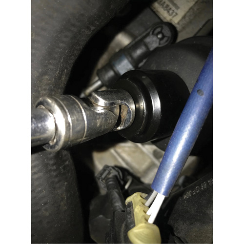 Douille pour filtre &agrave; carburant Cummins 6,7 L - 28 mm Industrial Sales