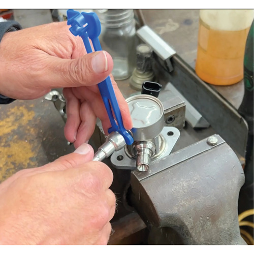 Outil de d&eacute;connexion de conduite de carburant &agrave; profil bas de 5/16 po et 3/8 po pour Ford Industrial Sales