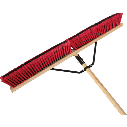 Balai-brosse &agrave; manche renforc&eacute;, 36", Moyen, Soies PVC Industrial Sales