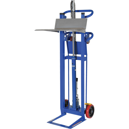 Gerbeur &agrave; plateforme hydraulique, M&eacute;canisme Pompe au pied, Capacit&eacute; de 750 lb, Levage max de 52" Industrial Sales
