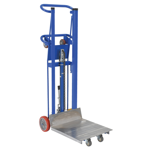 Gerbeur &agrave; plateforme hydraulique, M&eacute;canisme Pompe au pied, Capacit&eacute; de 750 lb, Levage max de 52" Industrial Sales