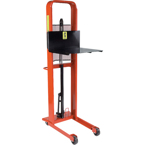 Gerbeur hydraulique &agrave; plateforme, M&eacute;canisme Pompe au pied, Capacit&eacute; de 1000 lb, Levage max de 80" Industrial Sales