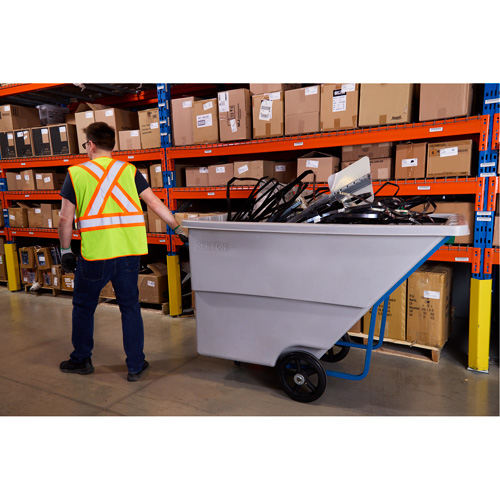 Chariot basculeur en acier, Poly&eacute;thyl&egrave;ne, 1,1 vg³, Capacit&eacute; de charge de 1250 lb Industrial Sales