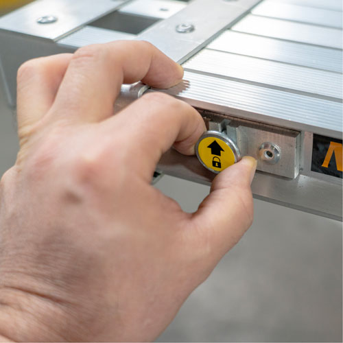 Planche de travail t&eacute;lescopique, 156" la x 12" pr, Capacit&eacute; de 250 lb, D&eacute;mont&eacute; Industrial Sales