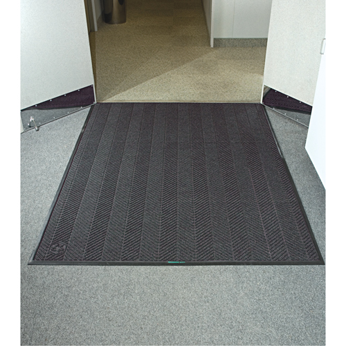 Tapis WaterHog Max Classic &agrave; motif chevrons, Essuie-pieds/grattoir, 6' x 6' x 3/8", Cendre grise Industrial Sales