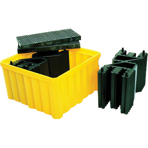 Palette antid&eacute;versement avec drain Ultra-IBC Spill Pallet , Capacit&eacute; de d&eacute;versement 400 gal. US, 58,75" x 58,75" x 33" Industrial Sales