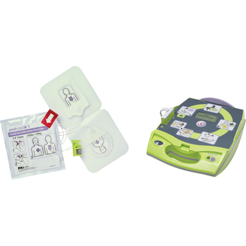 D&eacute;fibrillateur enti&egrave;rement automatis&eacute; AED Plus en anglais avec &eacute;lectrodes Pedi-Padz II suppl&eacute;mentaires, Automatique, Anglais, Classe 4 Industrial Sales