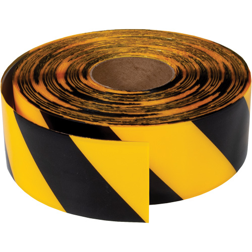 Ruban de marquage tr&egrave;s r&eacute;sistant pour plancher ArmorStripe, 3" x 100', PVC, Noir et jaune Industrial Sales