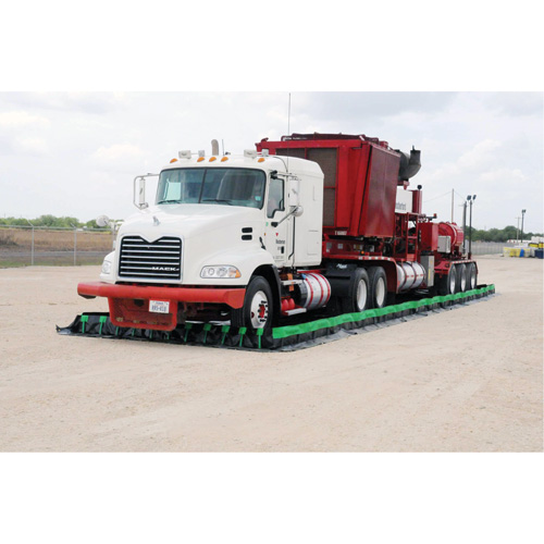Ultimate Copolymer 2000 Ultra-Containment Berm&reg;, 12' W x 30' L x 12" H, Hinge Bracket Industrial Sales