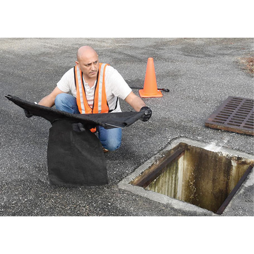Bac de r&eacute;tention carr&eacute; Ultra-Drain Guard avec orifice de trop-plein, Huile & s&eacute;diments, 16" - 28" lo x 20" - 36" la Industrial Sales