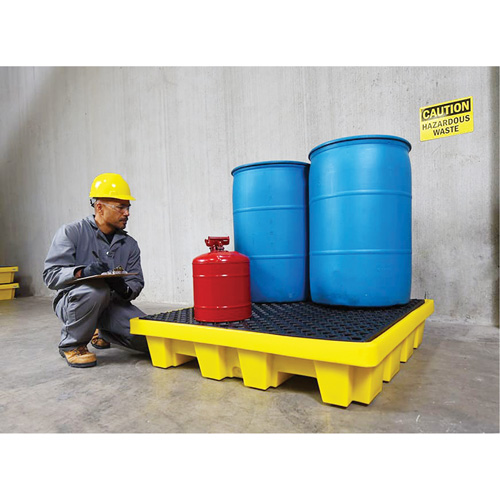 Ultra-Spill Pallet emboitable, 4 barils, Capacit&eacute; de d&eacute;versement 66 gal. US, 51" x 51" x 10" Industrial Sales