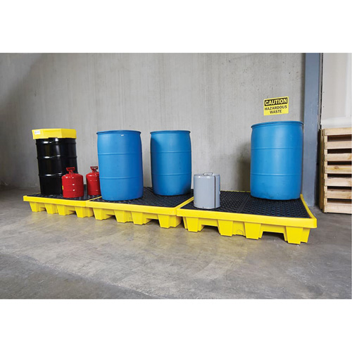 Ultra-Spill Pallet emboitable, 4 barils, Capacit&eacute; de d&eacute;versement 66 gal. US, 51" x 51" x 10" Industrial Sales