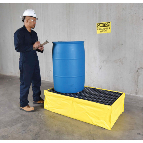 Ultra-Spill Pallet flexible, 2 barils, Capacit&eacute; de d&eacute;versement 66 gal. US, 48" x 24" x 14" Industrial Sales