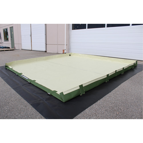 Berme de d&eacute;versement Insta-Berm Easy-Riser, Capacit&eacute; 1122 gal. US, 12' la x 25' lo x 6" h, Support &agrave; charni&egrave;re Industrial Sales