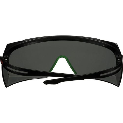 Lunettes de s&eacute;curit&eacute; SecureFit s&eacute;rie 3700 SF3730AS-BLK, Lentille Gris/IR 3.0, Anti-&eacute;gratignures, ANSI Z87+/R&eacute;pond ou surpasse la norme CSA Z94.3 Industrial Sales
