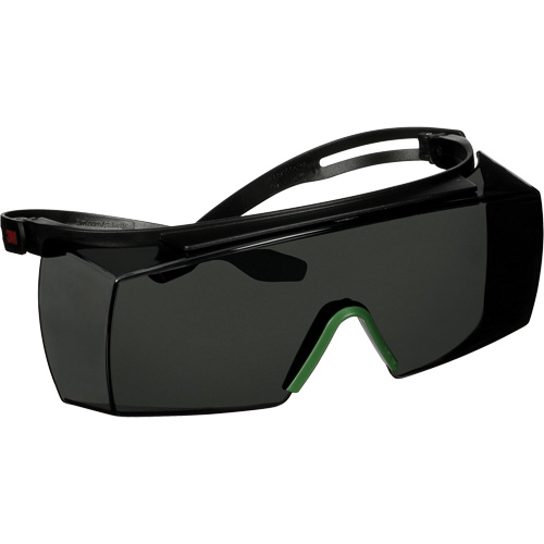 Lunettes de s&eacute;curit&eacute; SecureFit s&eacute;rie 3700 SF3730AS-BLK, Lentille Gris/IR 3.0, Anti-&eacute;gratignures, ANSI Z87+/R&eacute;pond ou surpasse la norme CSA Z94.3 Industrial Sales