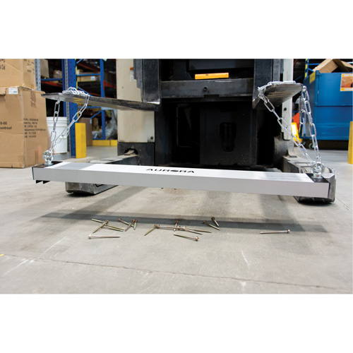 Balais de cour magn&eacute;tique, 36" la Industrial Sales