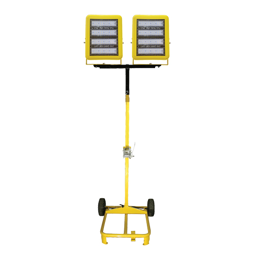 Chariot d'&eacute;clairage &agrave; deux t&ecirc;tes avec treuil, DEL, 400 W, 60 000 lumens, Boîtier en Aluminium Industrial Sales