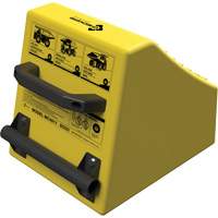 Cale de roue ultra-robuste pour l'exploitation mini&egrave;re Checkers Safety, PEHD, Jaune, 14-1/2" la x 17-1/2" p x 16" h Industrial Sales
