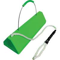 Cale de roue pour avion Checkers Safety SafeRay avec poign&eacute;e &agrave; c&acirc;ble avec cordage en boucle, Ur&eacute;thane, Vert fluorescent, 24" la x 8" p x 6" h Industrial Sales