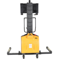 Gerbeur motoris&eacute; avec m&acirc;t &eacute;troit, Fonctionnement &eacute;lectrique, Capacit&eacute; 1500 lb, Lev&eacute;e max 63" Industrial Sales
