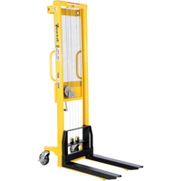Gerbeur manuel, Fonctionnement Treuil manuel, Capacit&eacute; 770 lb, Lev&eacute;e max 60" Industrial Sales
