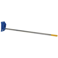Fl&egrave;che de chariot &eacute;l&eacute;vateur pour tapis, 108-1/2" longueur, Install&eacute; sur tablier, Capacit&eacute; de 2500 lb Industrial Sales