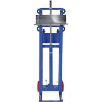 Gerbeur &agrave; plateforme hydraulique, M&eacute;canisme Pompe au pied, Capacit&eacute; de 750 lb, Levage max de 52" Industrial Sales