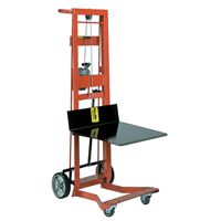 Empileur &agrave; plateforme, M&eacute;canisme Treuil manuel, Capacit&eacute; de 750 lb, Levage max de 40" Industrial Sales