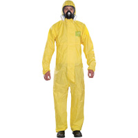 Combinaisons jetables pour usage mod&eacute;r&eacute; Microchem, Petit, Jaune, Polypropyl&egrave;ne Industrial Sales