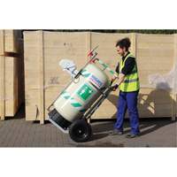 Douche d'urgence mobile et ind&eacute;pendant avec douche oculaire et faciale, Capacit&eacute; 30 gal., Conformit&eacute; Aucune Industrial Sales