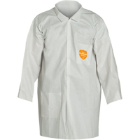 Sarrau de laboratoire ProShield 60, Microporeux/Polypropyl&egrave;ne, Blanc, Moyen Industrial Sales