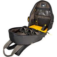 Sacs &agrave; dos pour outils Techgear &agrave; 53 pochettes, 16" lo x 13-1/4" la, Noir, Polyester Industrial Sales