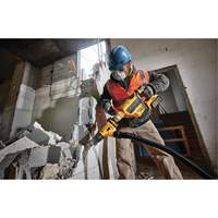 Extracteur de poussi&egrave;re pour ciselage au marteau de d&eacute;molition Industrial Sales