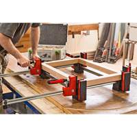 Serre-joints parall&egrave;les K Body REVOlution, 18" (457,2 mm) capacit&eacute;, 3-3/4" (95,25 mm) profondeur Industrial Sales
